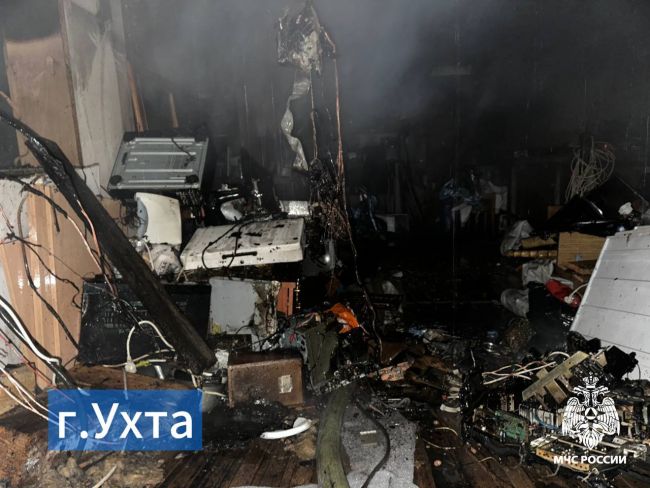 Ухта Коми Пожар в гараже по улице Октябрьская